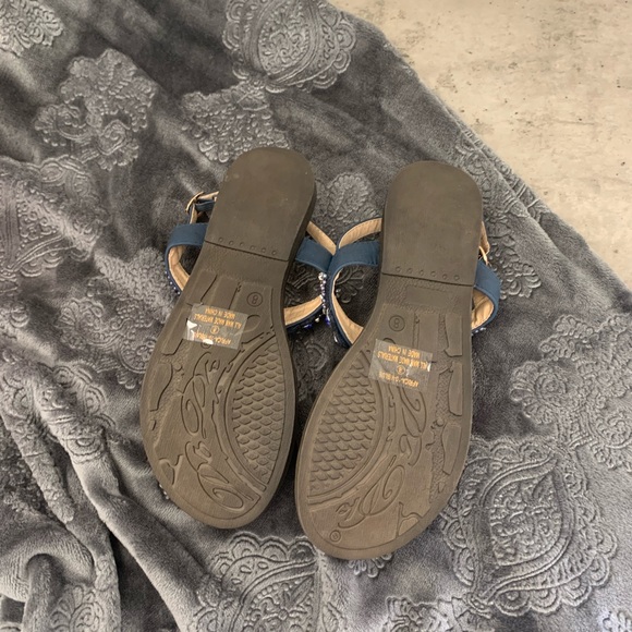pretty blue sandals - Picture 3 of 3